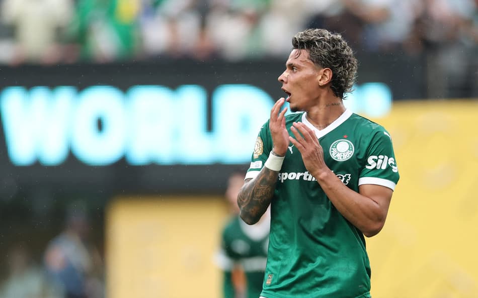 Richard Ríos em Palmeiras x Porto pelo Mundial de Clubes (Foto: CHARLY TRIBALLEAU / AFP)