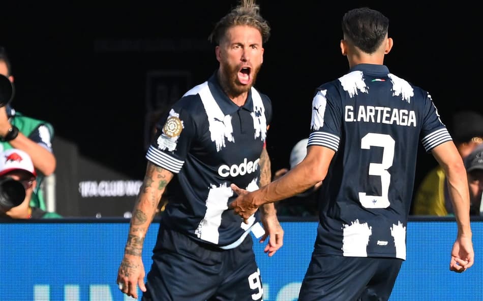 Sergio Ramos comemora seu gol no jogo do Monterrey contra a Inter de Milão