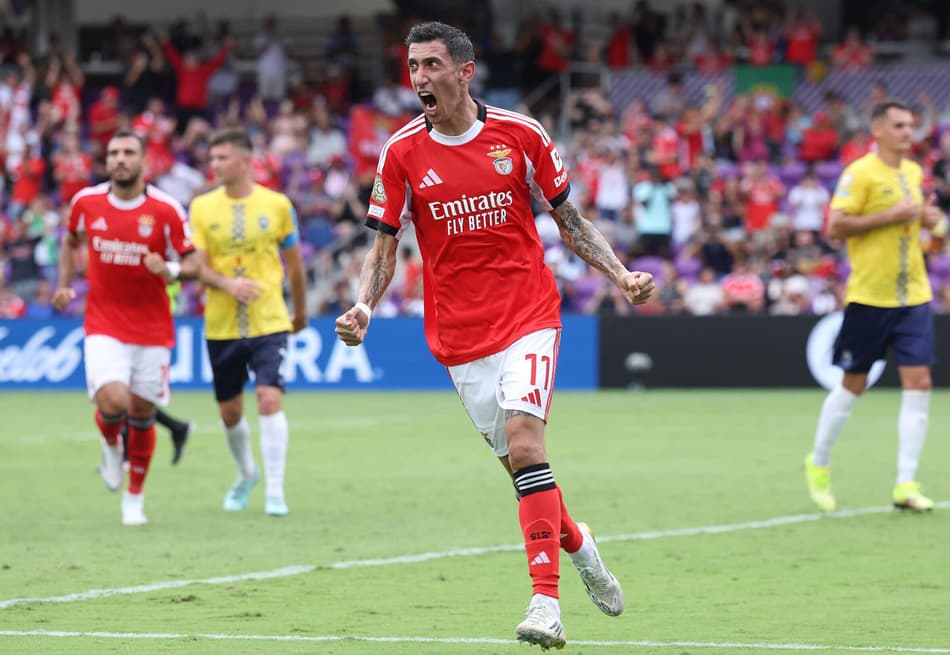 Di María comemora gol do Benfica sobre o Aucklland City (Foto: ALEX GRIMM / GETTY IMAGES NORTH AMERICA / Getty Images via AFP)