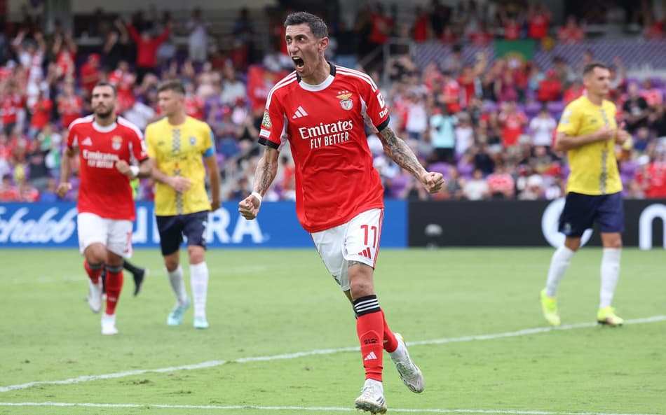 Di María comemora gol do Benfica sobre o Aucklland City (Foto: ALEX GRIMM / GETTY IMAGES NORTH AMERICA / Getty Images via AFP)