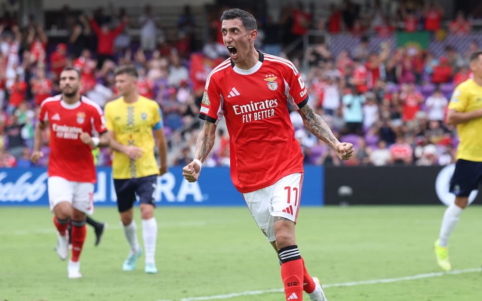 Di María comemora gol do Benfica sobre o Aucklland City (Foto: ALEX GRIMM / GETTY IMAGES NORTH AMERICA / Getty Images via AFP)