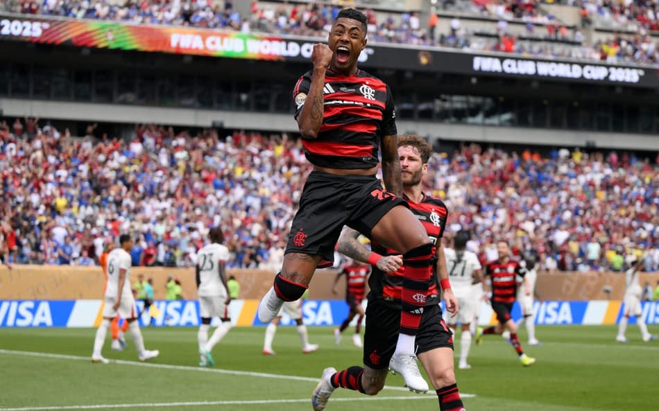 Bruno Henrique comemora gol do Flamengo contra o Chelsea (Foto: David Ramos/Getty Images/AFP (Photo by David Ramos / GETTY IMAGES NORTH AMERICA / Getty Images via AFP)