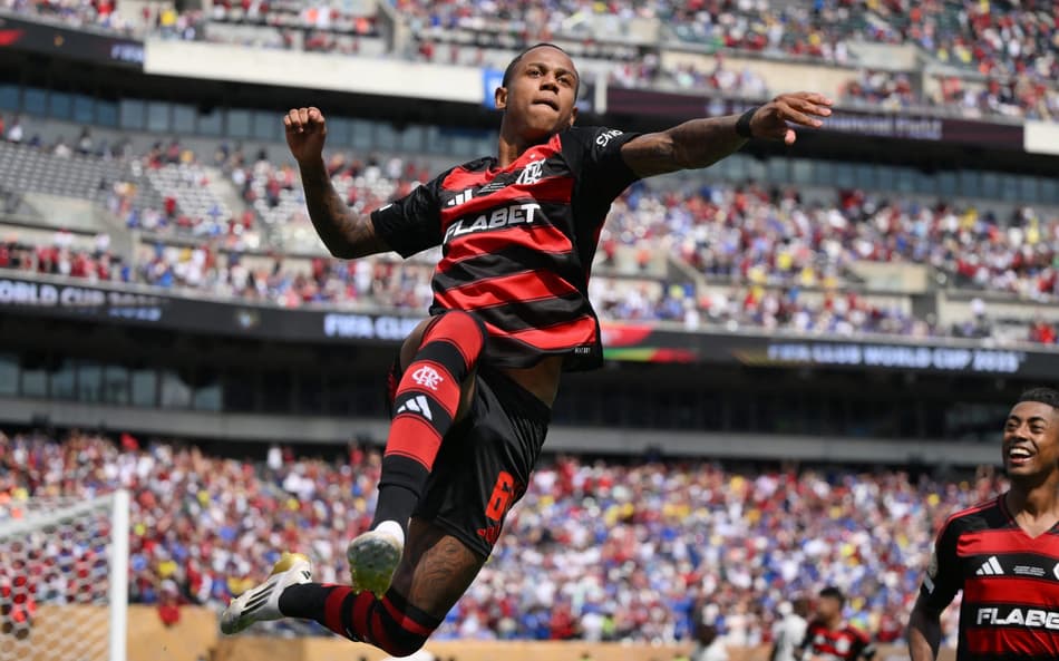 Wallace Yan comemora gol marcado contra o Chelsea no Mundial de Clubes