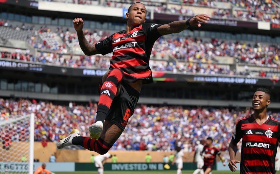 Wallace Yan comemora gol marcado contra o Chelsea no Mundial de Clubes
