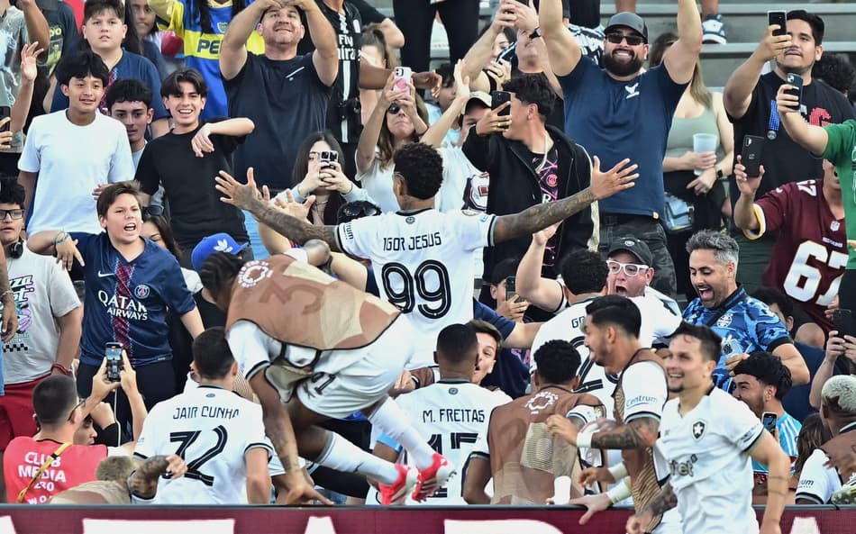 Botafogo vence PSG