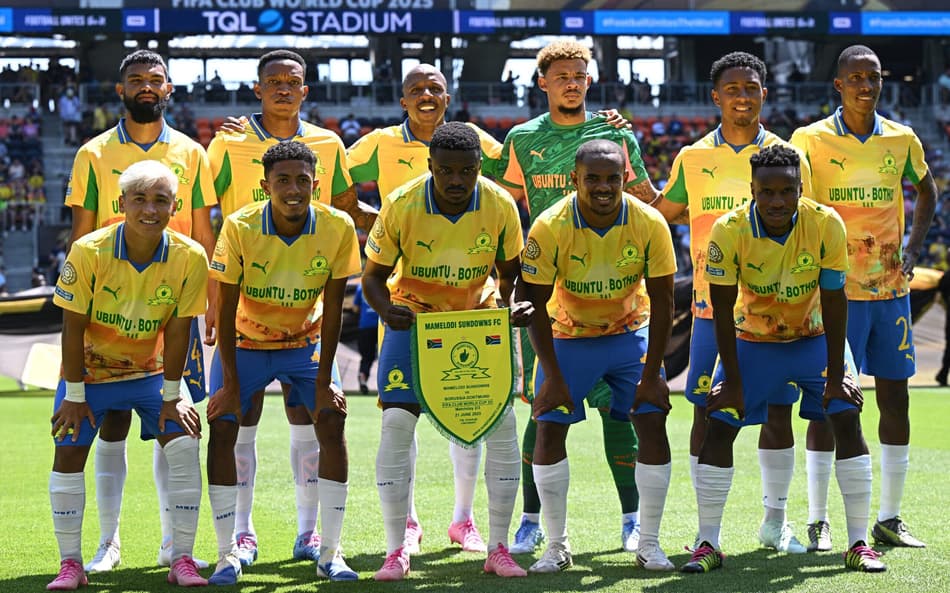 Mamelodi Sundowns soma 38 vitórias na temporada (Foto: Federico Parra / AFP)