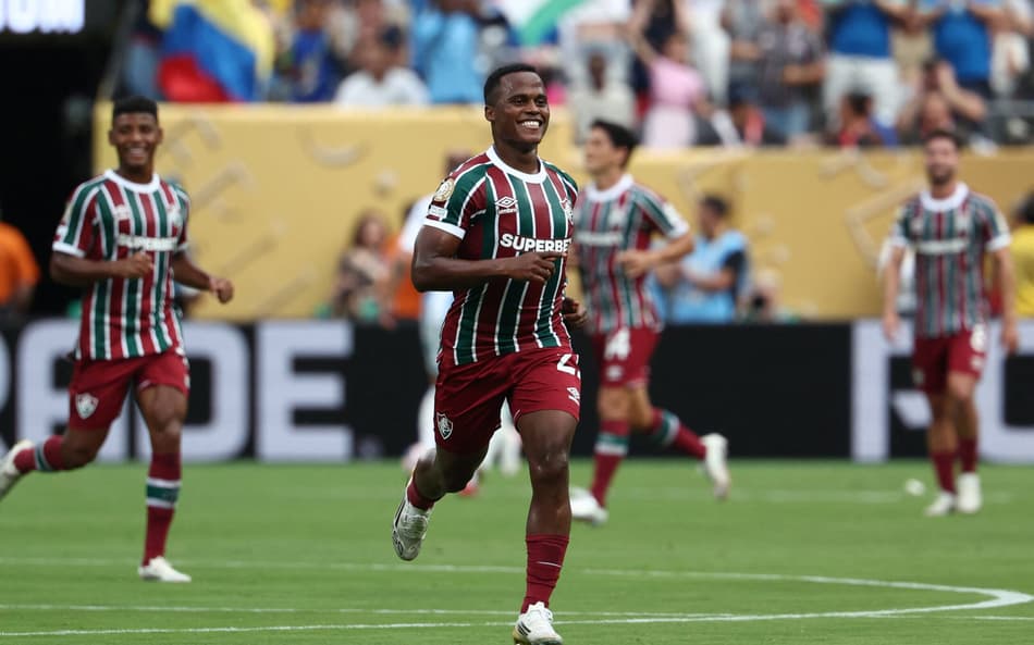 Jhon Arias comemora gol do Fluminense contra o Ulsan (Foto: FRANCK FIFE / AFP)