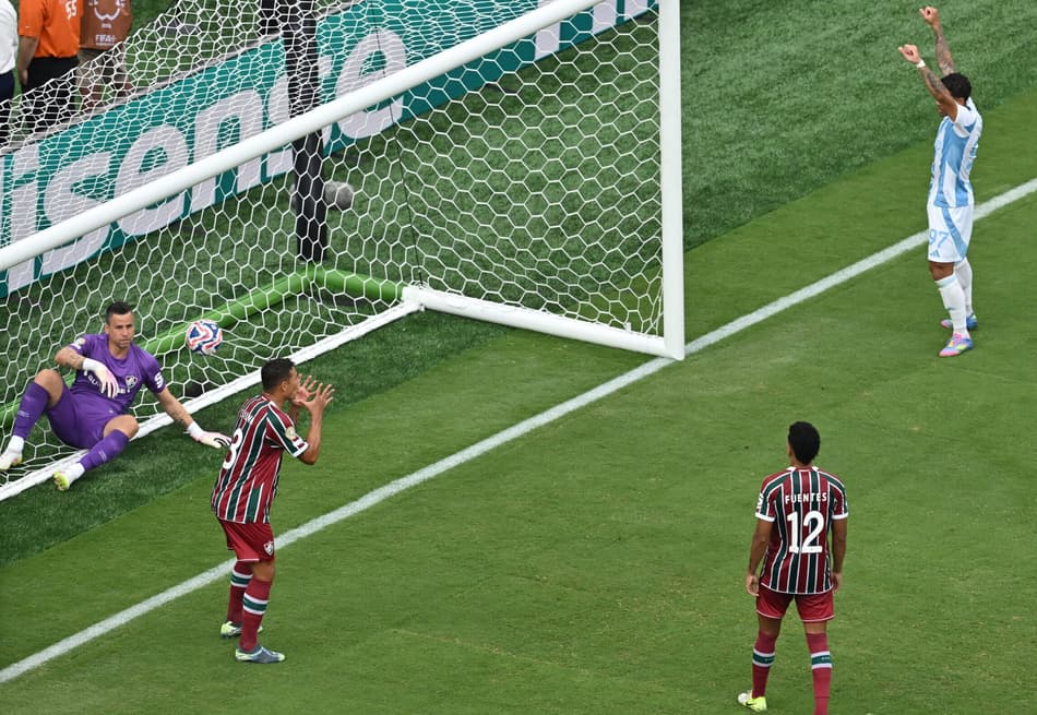Fluminense leva gol do Ulsan (Foto: ANGELA WEISS / AFP)