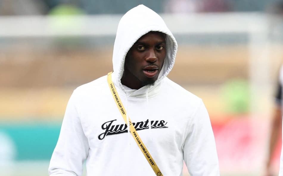 Weah e Kolo Muani na chegada para Juventus x Wydad Casablanca