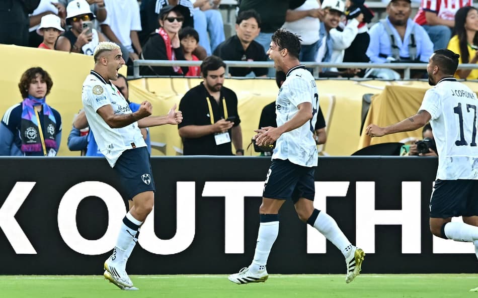 Berterame comemora gol do Monterrey marcado sobre o Urawa Reds
