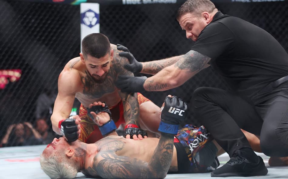 UFC 317: Ilia Topuria vs Charles do Bronx Oliveira