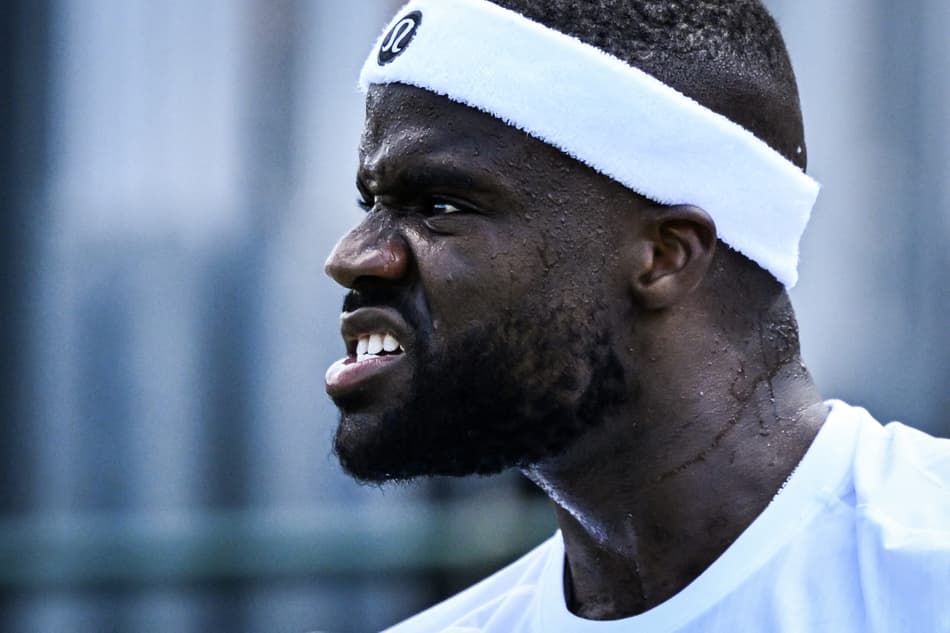 O americano Frances Tiafoe na partida contra o dinamarquês Elmer Moller (Foto: Kirill KUDRYAVTSEV / AFP)