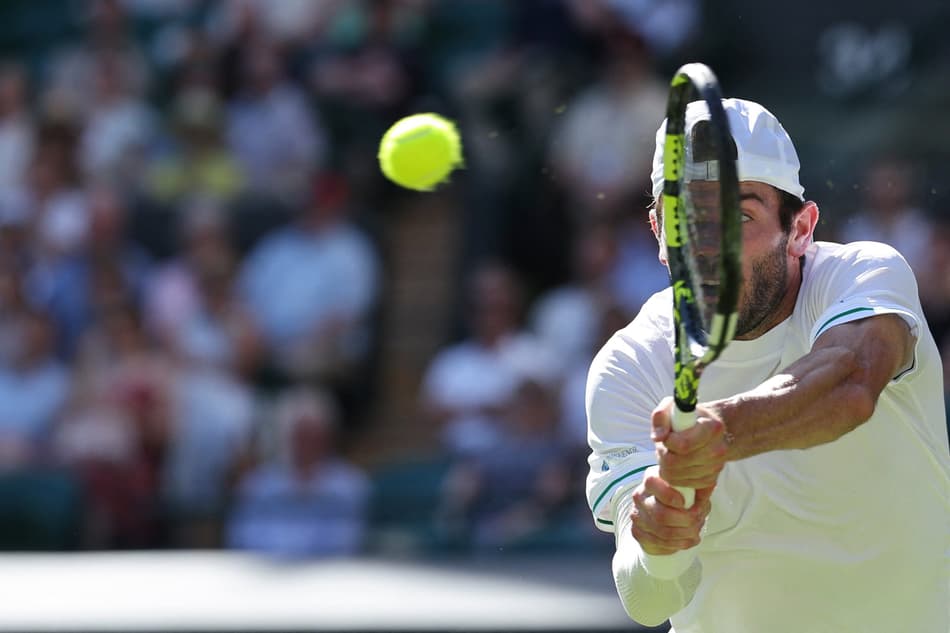 O britânico Jacob Fearnley na partida contra João Fonseca em Wimbledon (Foto: Adrian Dennis / AFP)