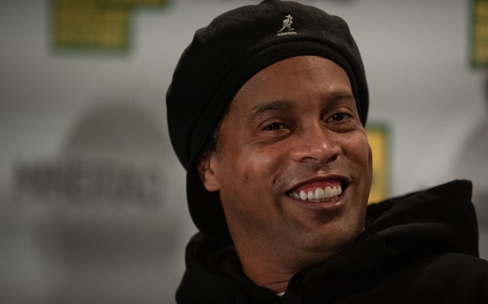 Ronaldinho Gaucho homenageado no Mineirao