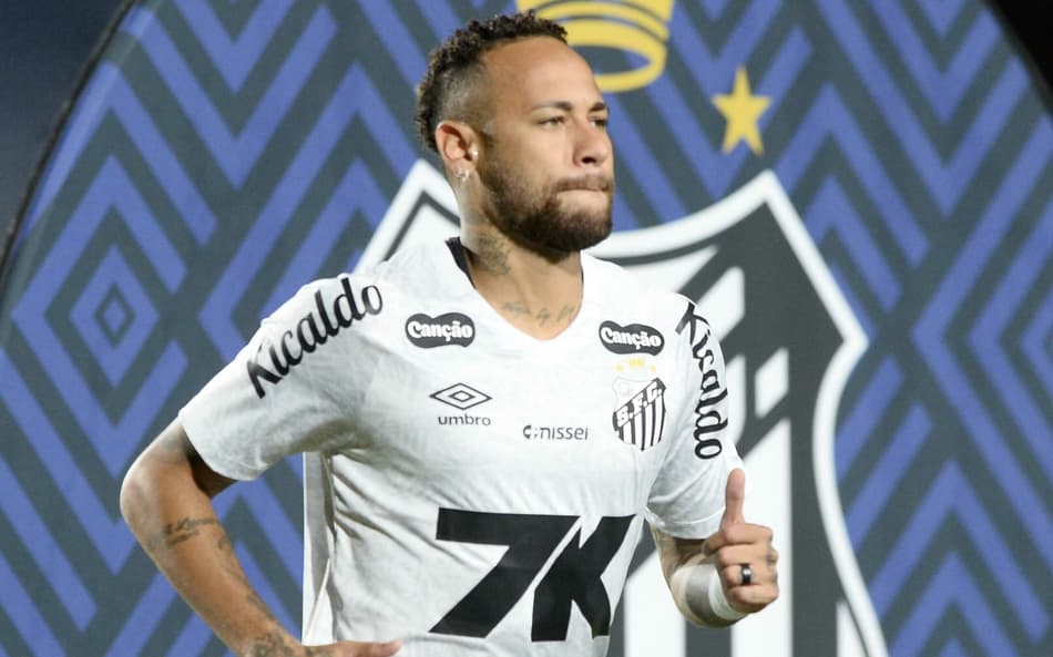 Neymar acumula 243 jogos pelo Santos, com 141 gols e 69 assistências. (Foto: Jhony Pinho/AGIF)