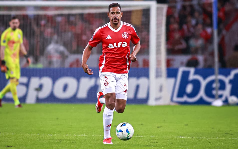Fernando, volante do Internacional
