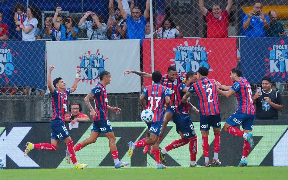Jogadores do Bahia comemoram gol de Willian José contra o São Paulo Foto: Walmir Cirne/AGIF