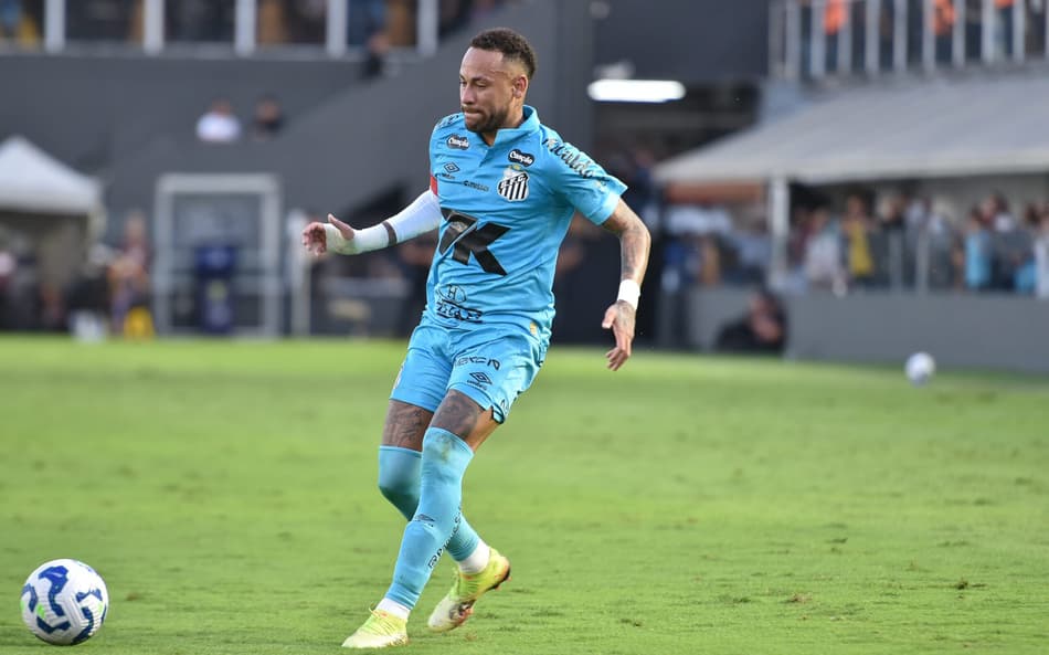 Neymar acumula 13 jogos e seis participações diretas em gols desde o retorno à Baixada Santista. (Foto: Jota Erre/AGIF)