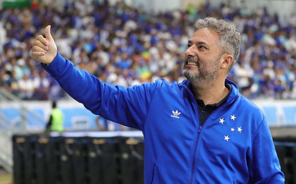 Alexandre Mattos, dirigente do Cruzeiro (Foto: Gilson Lobo/AGIF)