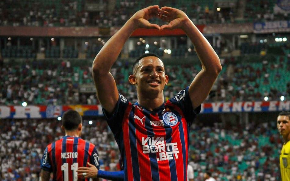 Atacante Tiago foi o grande nome do Bahia na vitória contra o Náutico (Foto: Jhony Pinho/AGIF)