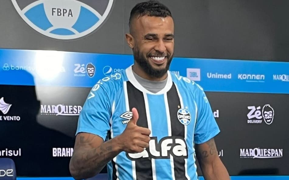 Alex Santana foi apresentado oficialmente pelo Grêmio. (Foto: Nícolas Wagner/Lance!)