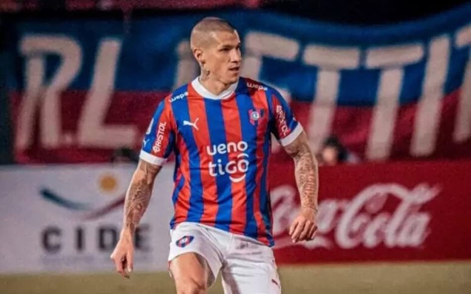 Alan Benítez, lateral-direito do Cerro Porteño-PAR