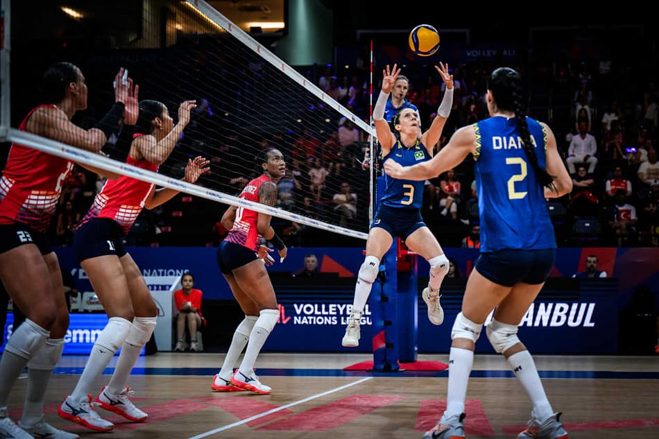 Brasil x República Dominicana, pela VNL feminina 2025 (foto: volleyballworld)