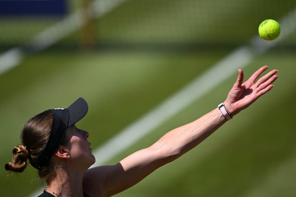 Bia Haddad enfrenta a ucraniana Elina Svitolina em Bad Homburg (foto: Kirill KUDRYAVTSEV / AFP)