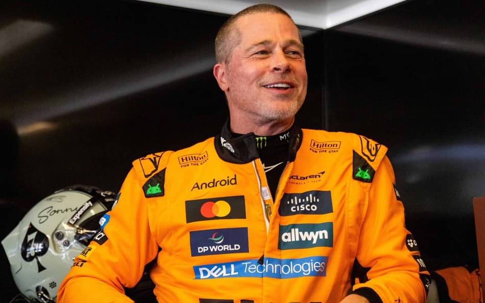 Ator Brad Pitt pilota carro de F1 da McLaren (foto: McLaren)