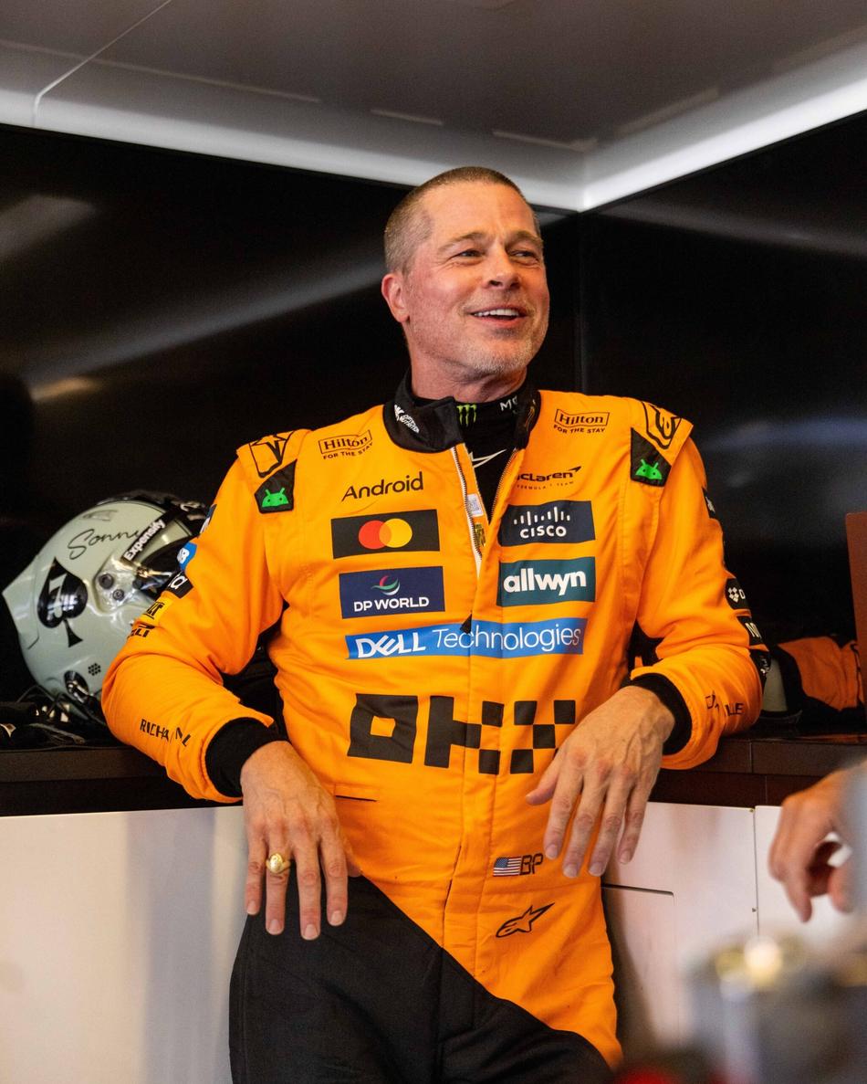 Ator Brad Pitt pilota carro de F1 da McLaren (foto: McLaren)
