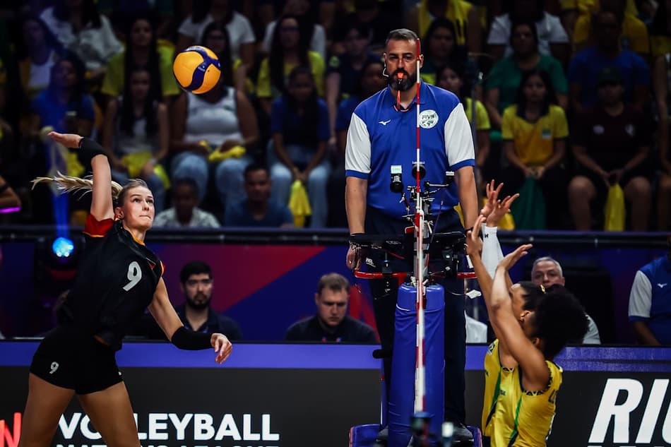 Imagens de Brasil x Alemanha, pela VNL feminina, no Maracanãzinho