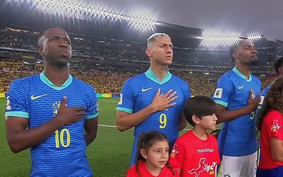Gafe durante hino do Brasil em partida contra Equador viraliza