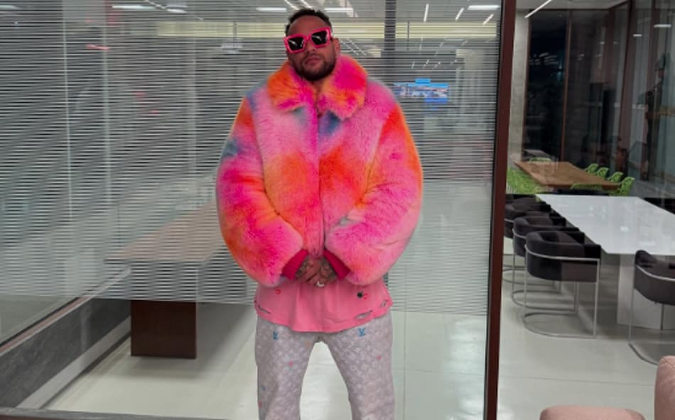 Neymar posta foto com roupa avaliada em mais de R$ 200 mil