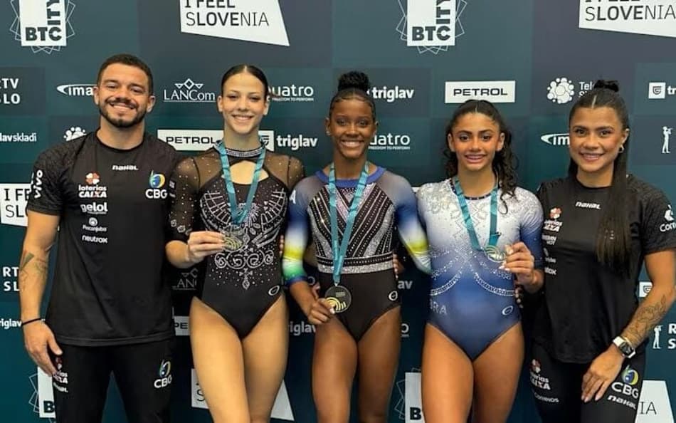 Julia Coutinho e Gabriela Bouças no pódio do solo (Foto: Confederação Brasileira de Ginástica/ CBG)
