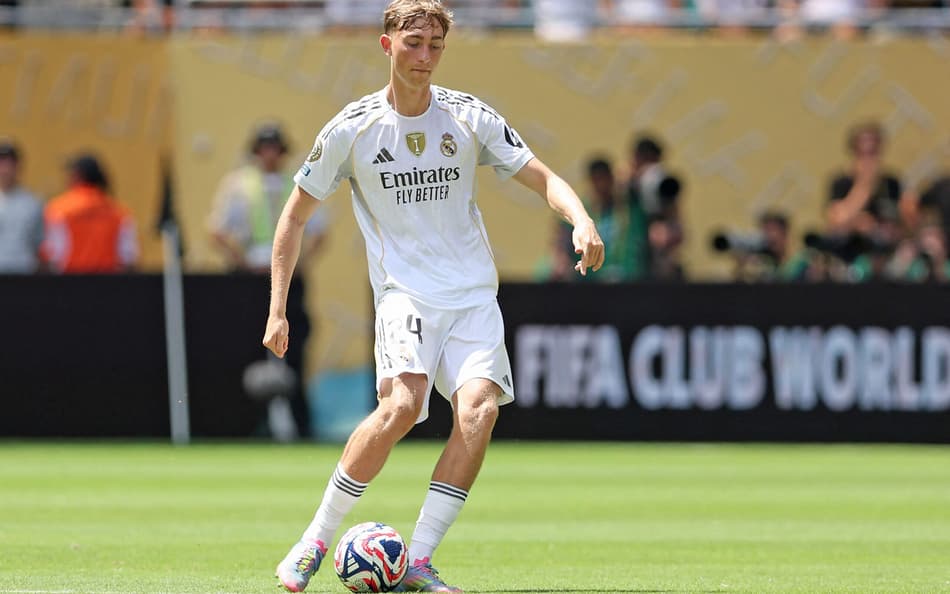 Dean Huijsen em ação em sua estreia pelo Real Madrid no Mundial de Clubes