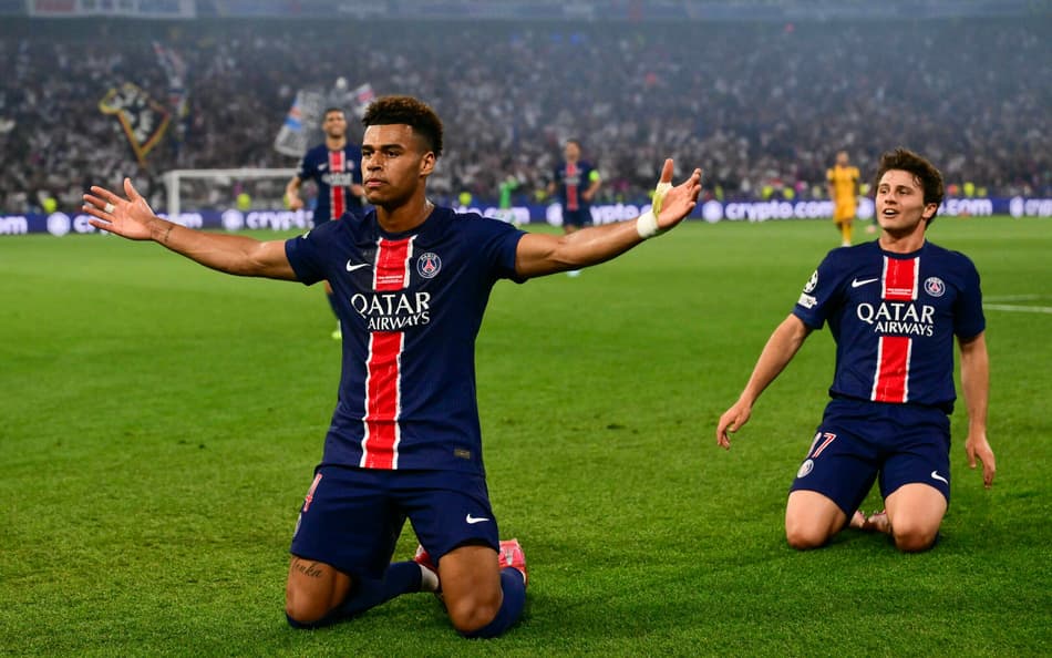 Doué comemora segundo gol do PSG contra a Inter de Milão na final da Champions League