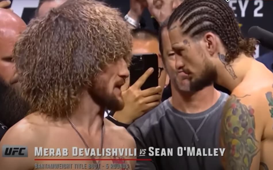 Dvalishvili e O'Malley na encarada do UFC 316 (reprodução YouTube UFC)