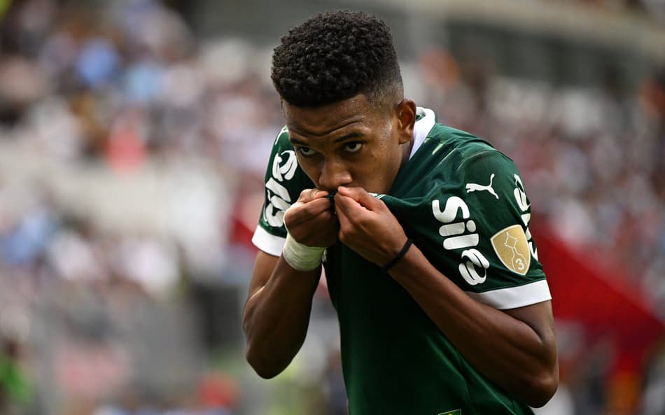 Estêvão comemora o gol em Sporting Cristal x Palmeiras. (foto: ERNESTO BENAVIDES / AFP)