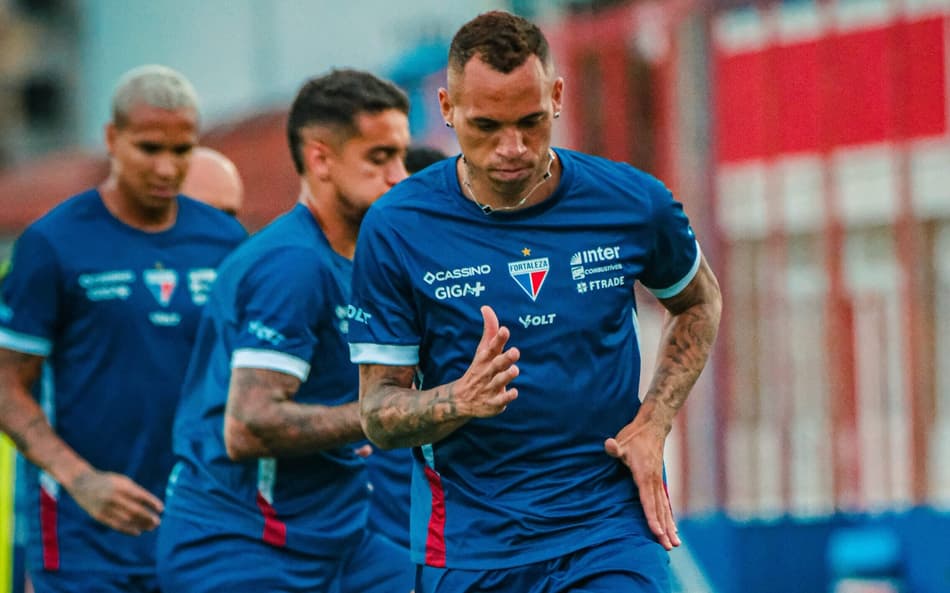 Elenco do Fortaleza durante treino (Foto: Mateus Lotif/Fortaleza EC)