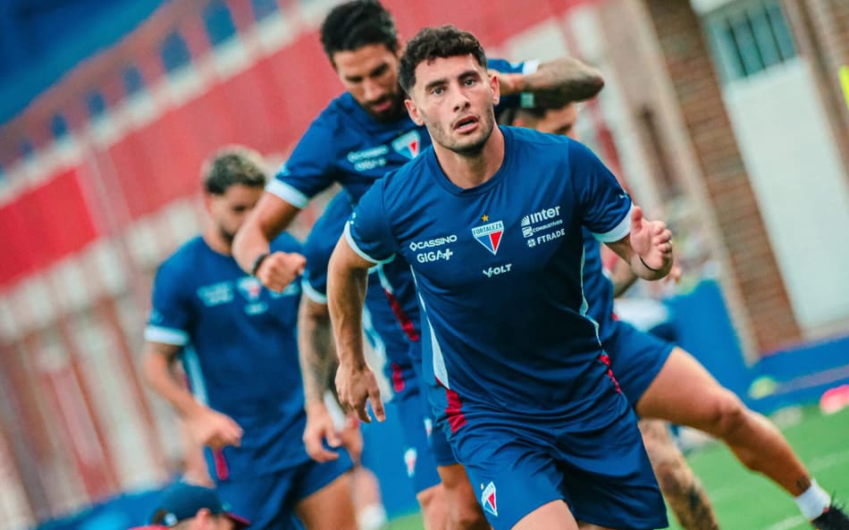Elenco do Fortaleza durante treino (Foto: Mateus Lotif/Fortaleza EC)
