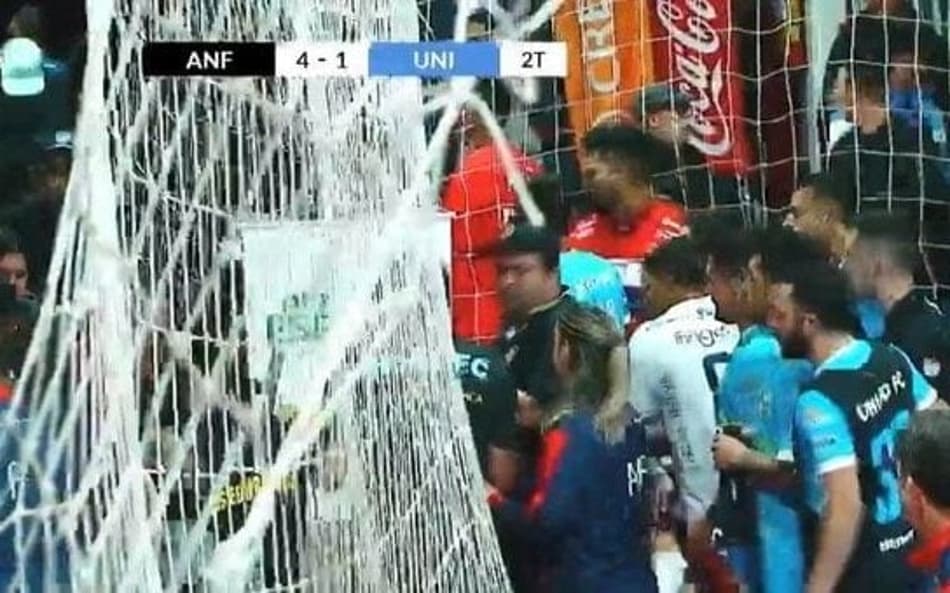 Jogo de futsal em Sarandi, RS (reprodução transmissão)
