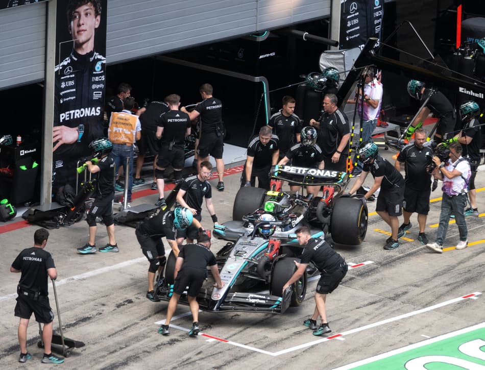 Kimi Antonelli, da Mercedes, durante treino em Spielberg, Áustria (foto: Joe Klamar / AFP)