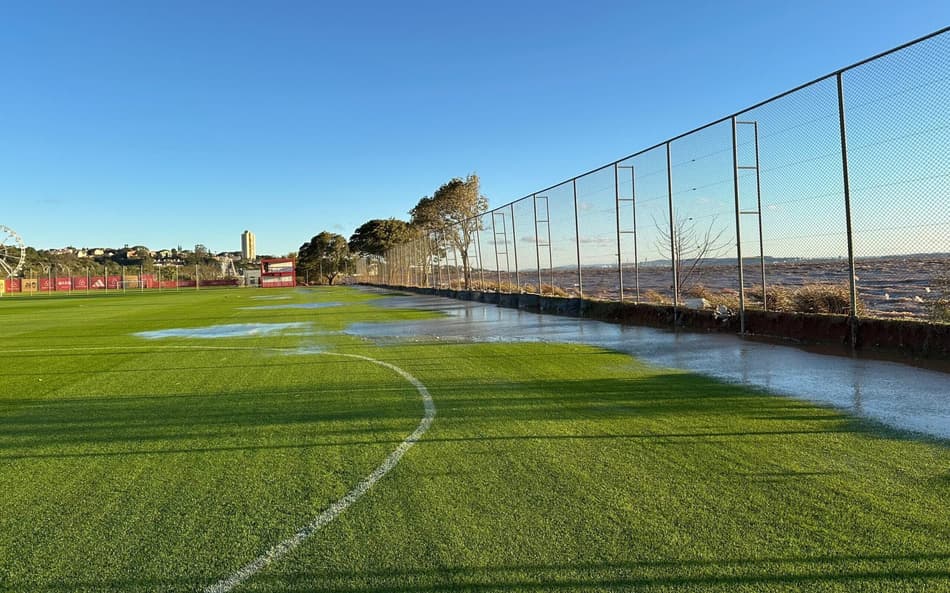 Guaíba chega ao CT Parque Gigante, do Internacional