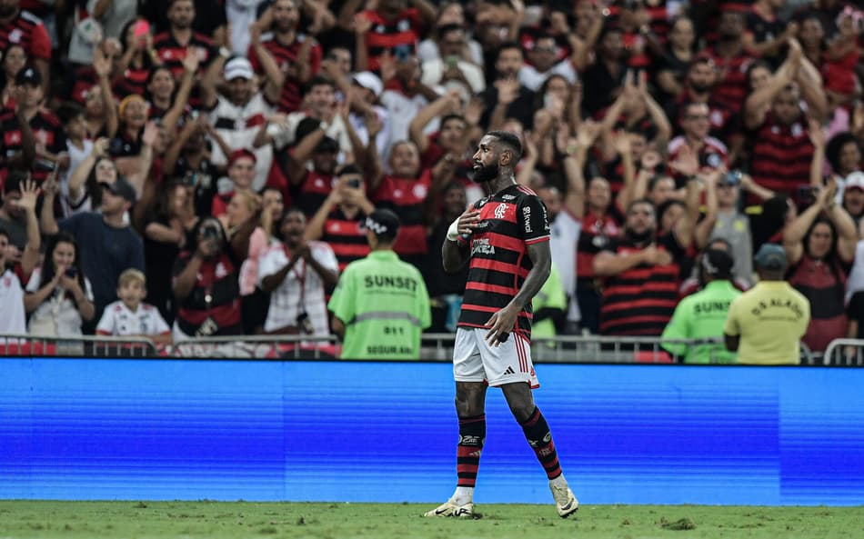 Gerson jogador do Flamengo comemora seu gol durante partida contra o Athletico-PR no estadio Maracana pelo campeonato Brasileiro A 2024. Foto: Thiago Ribeiro/AGIF