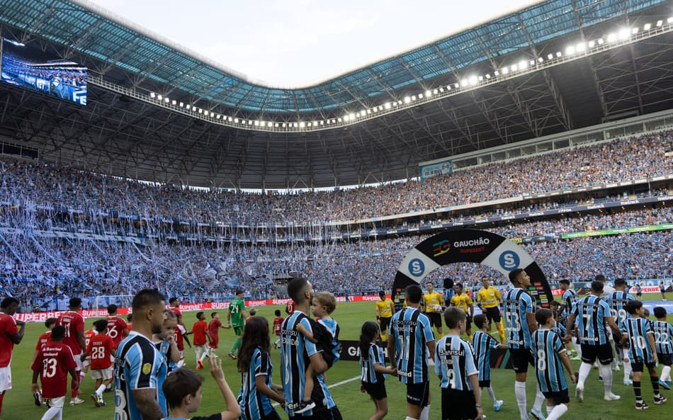 Incidentes ocorreram no primeiro clássico da final do Campeonato Gaúcho. (Foto: Liamara Polli/AGIF)