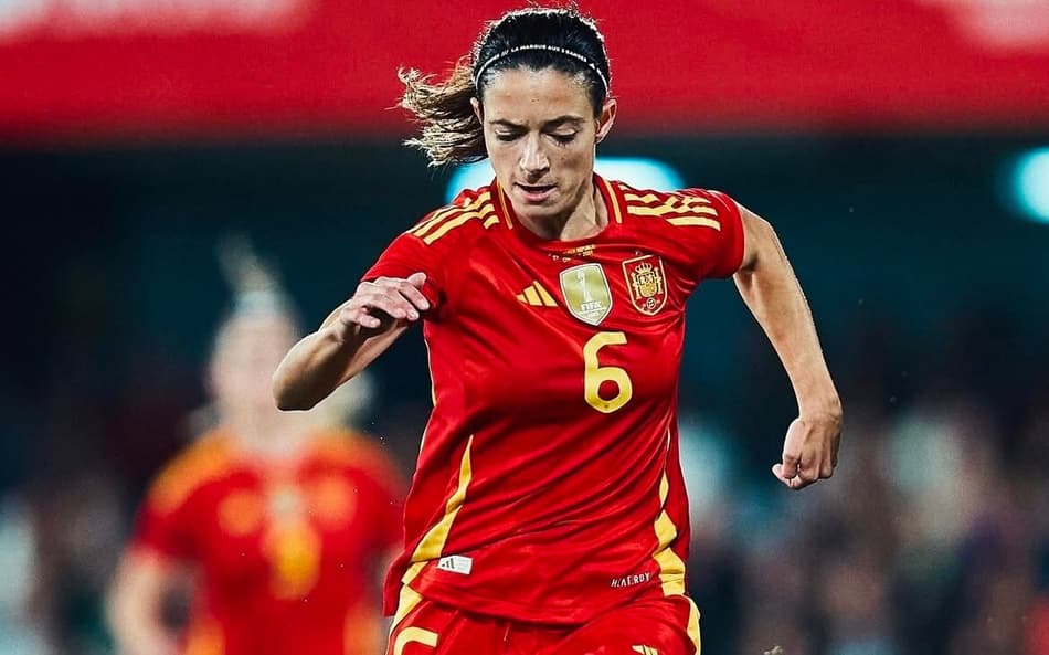Aitana Bonmatí, jogadora do Barcelona, em ação pela seleção da Espanha (Foto: Arquivo pessoal)