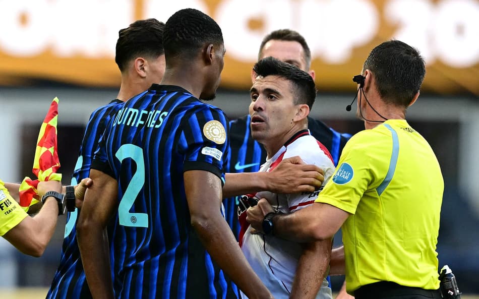 Partida entre Inter de Milão e River Plate, pelo Mundial de Clubes (Foto: Pablo Porciuncula/AFP)