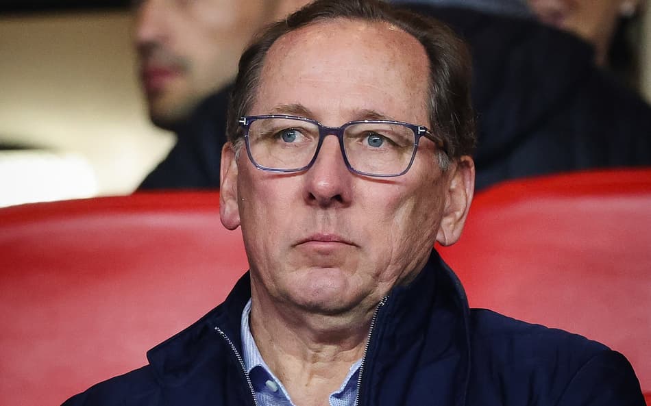 John Textor acompanha jogo do Lyon contra o Monaco, pelo Campeonato Francês