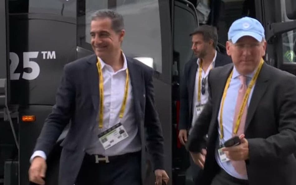 John Textor e Renato Paiva com a delegação do Botafogo no Mundial