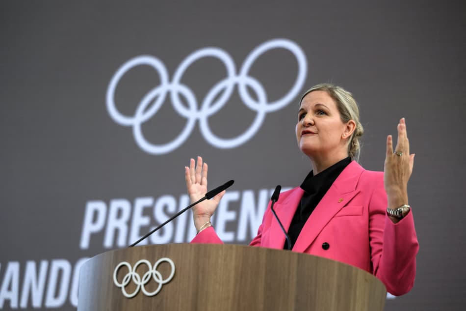 Kirsty Coventry assume a presidência do COI, em Lausanne, na Suíça (foto: Fabrice COFFRINI / AFP)